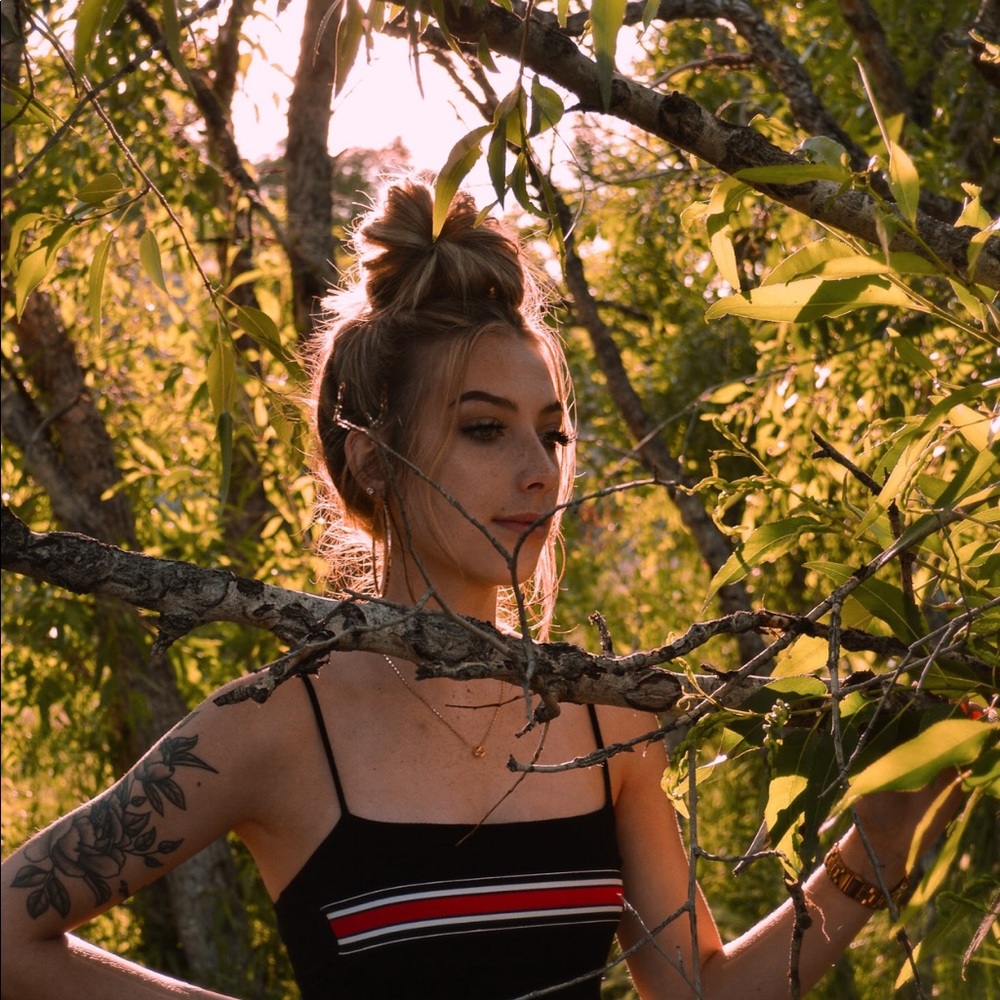 Meet your Posher, Avery